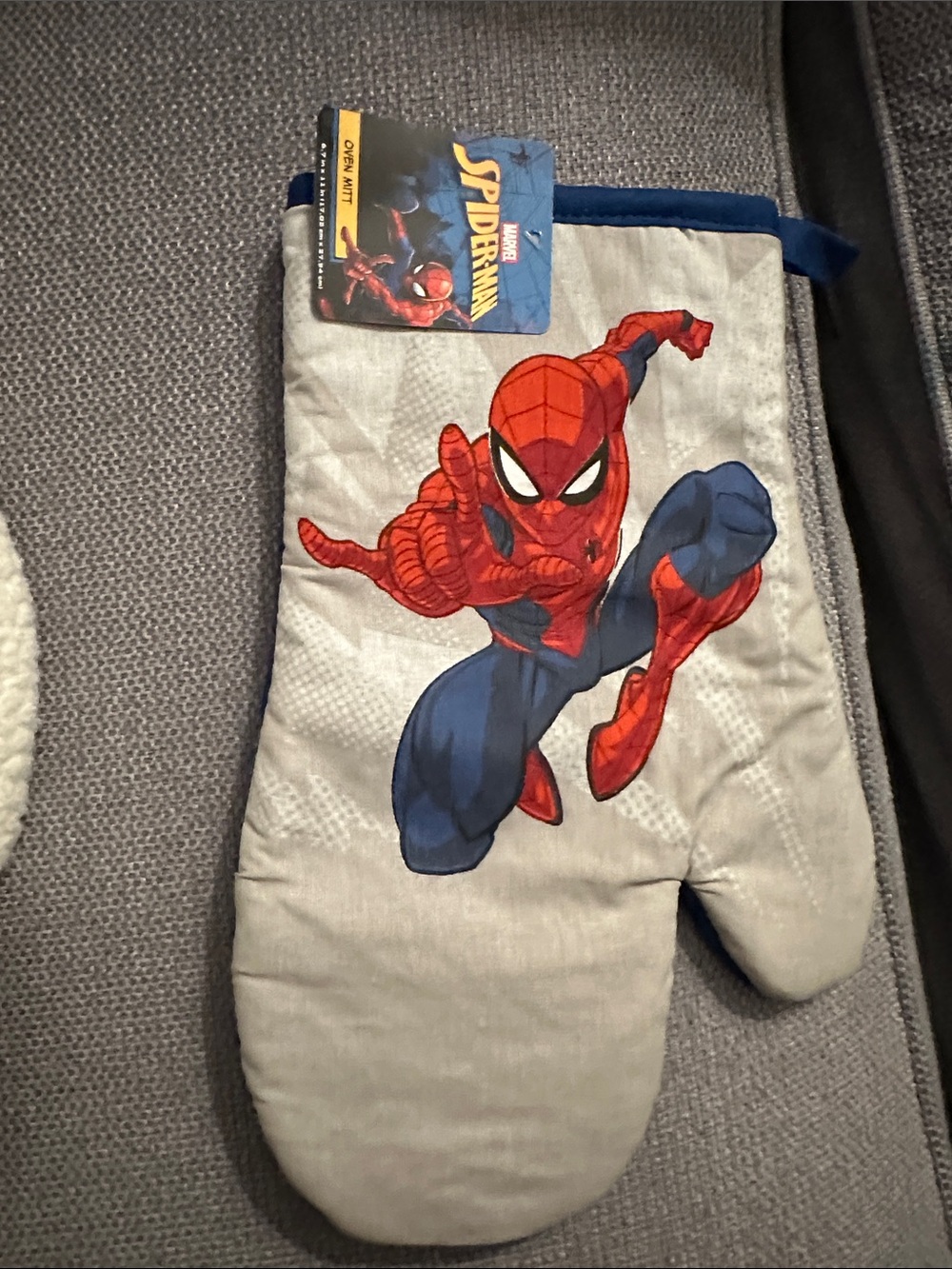 Marvel Spider-Man Grey & Red  Oven Mitt BNWT